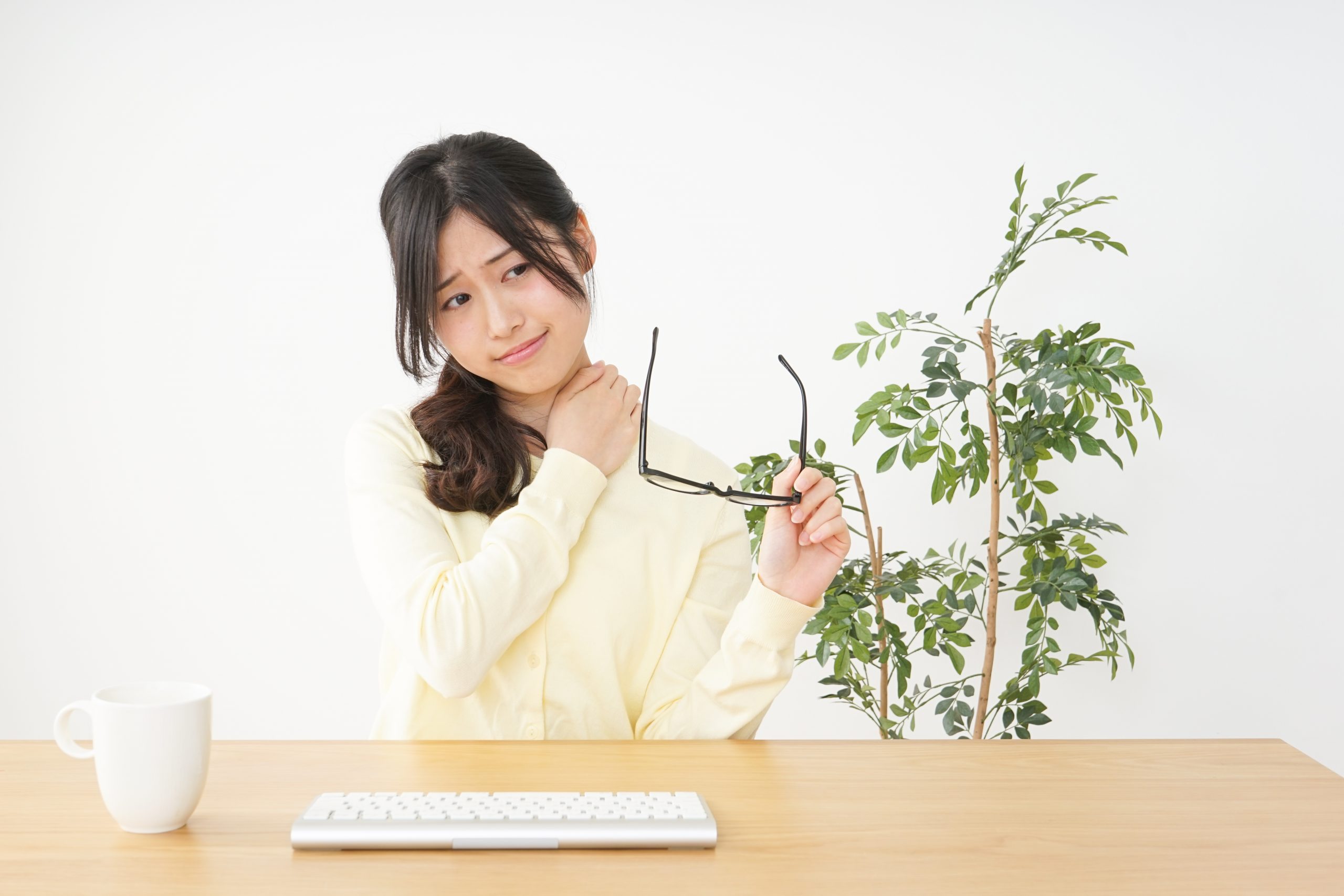 デスクワークの方は必見 座ったままでもできるストレッチ特集 大阪の骨盤矯正専門ボディケアサロン 骨盤labo